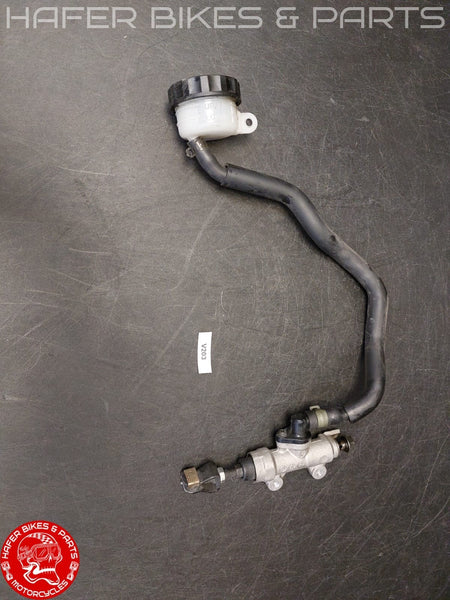 Honda VTR 1000 SP1 Bremspumpe 43510MCF006 für Fussrastenanlage rechts V203