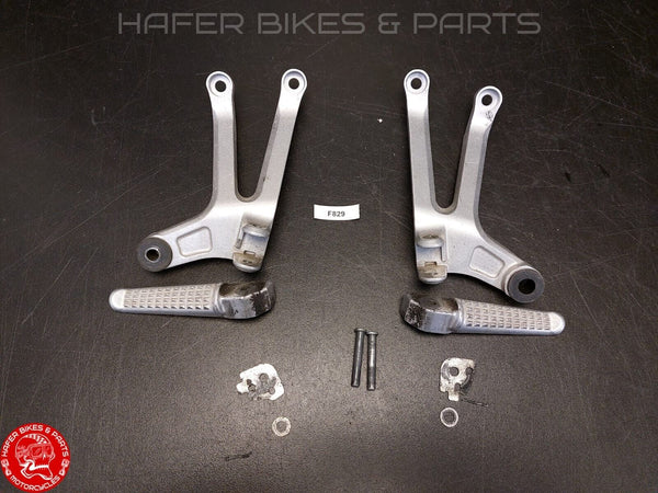 Honda VTR 1000 SC45 SP1 Passenger Footrest System Pair Footrests Rearset F829