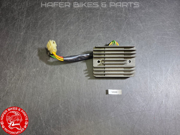 Ducati 916 996 998 748 Regler V54040111C Gleichrichter für Lichtmaschine V690