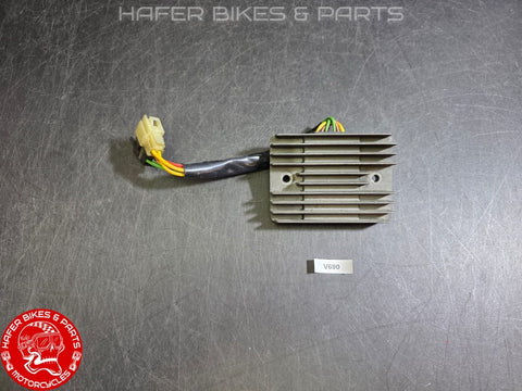 Ducati 916 996 998 748 Regler V54040111C Gleichrichter für Lichtmaschine V690