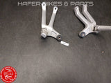 Honda VTR 1000 SC45 SP2 Soziusrasten Anlage Paar Fussrasten Rearset V473